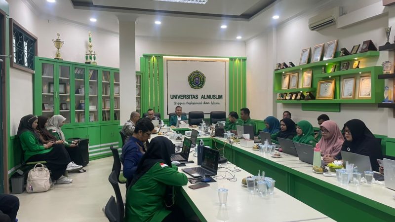 Tim dari Lembaga Akreditasi Mandiri Informatika dan Komputer (LAM INFOKOM) melakukan Asesmen lapangan akreditasi prodi Informatika Medis Fakultas Ilmu Komputer (Fikom) Universitas Almuslim, Peusangan, Kabupaten Bireuen secara dalam jaringan (daring), Kamis (8/10)