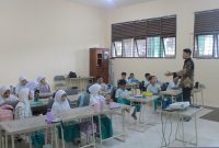 Fachrurrazy, mahasiswa prodi Pendidikan Agama Islam (PAI) Fakultas Agama Islam (FAI) UNIKI menjadi Guest Teacher di SD Sukma Bangsa, Kabupaten Bireuen, Rabu (7/10)