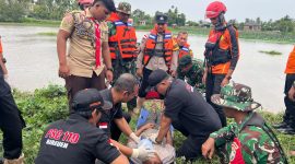 Polres Bireuen menggelar latihan bersama dalam proses penanggulangan bencana banjir, Kamis (15/10).