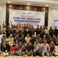 Puluhan jurnalis peserta pelatihan foto bersama usai mengikuti pelatihan di Hotel Ayani Banda Aceh, Minggu (11/10)