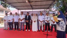 Kepala SMAN 1 Bireuen, Yusnita SPd.,MPd melantik pengurus Ikasmansa periode 2026-2030, disekolah setempat, Sabtu (24/10) pagi