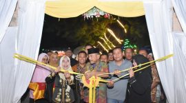 Wakil Bupati, Ir H Razuardi, MT membuka pameran UMKM guna menyemarakkan HUT ke-27 Kabupaten Bireuen, Sabtu (3/10) malam.